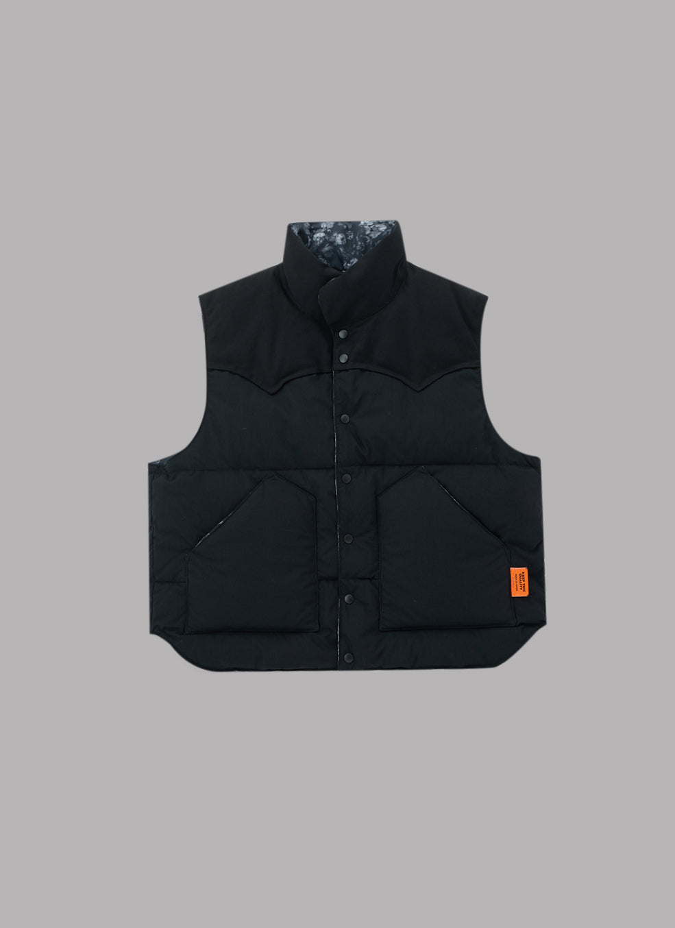 REVERSIBLE DOWN VEST-BLACK