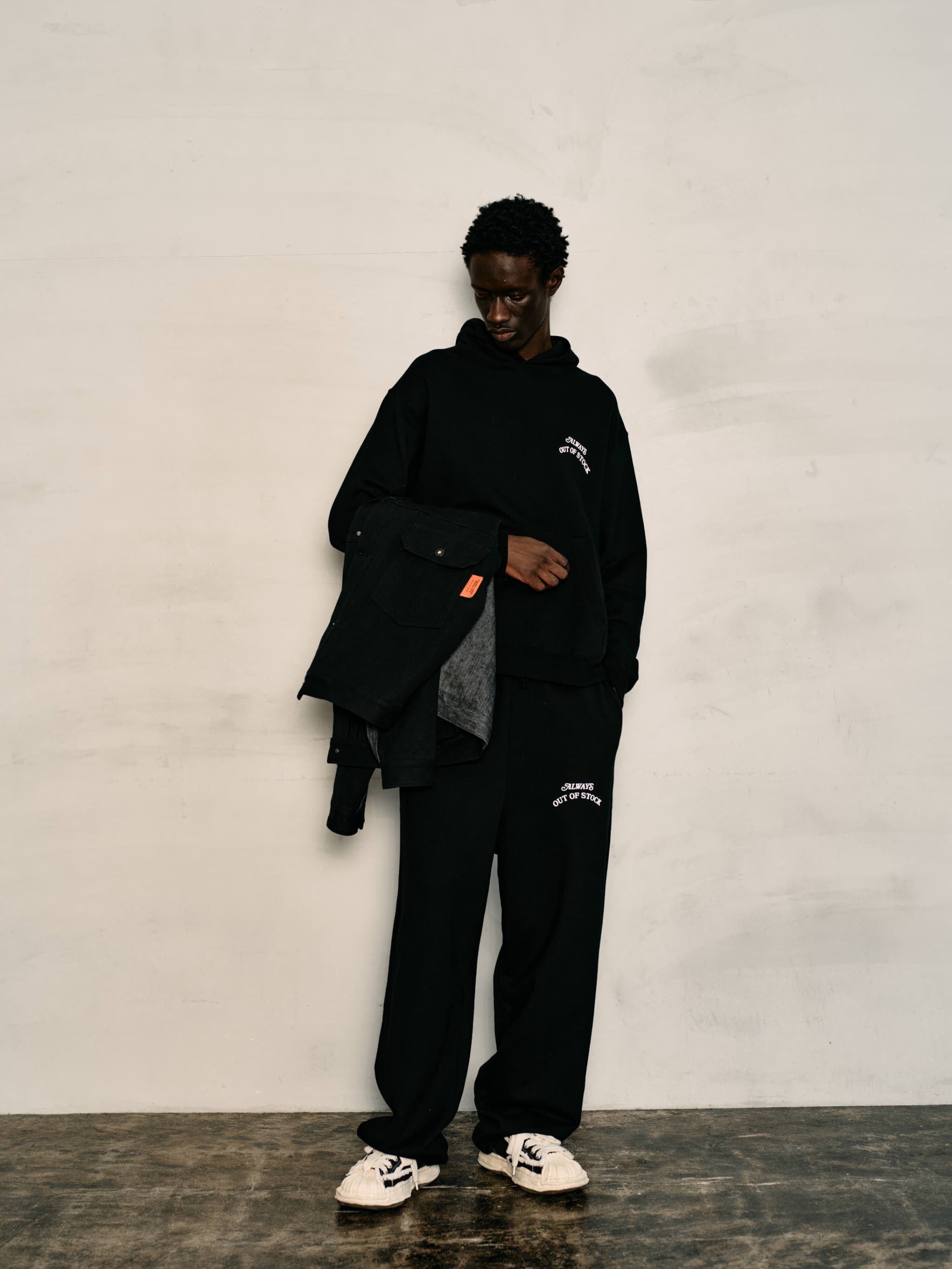 BASIC LOGO SWEAT PANTS - BLACK