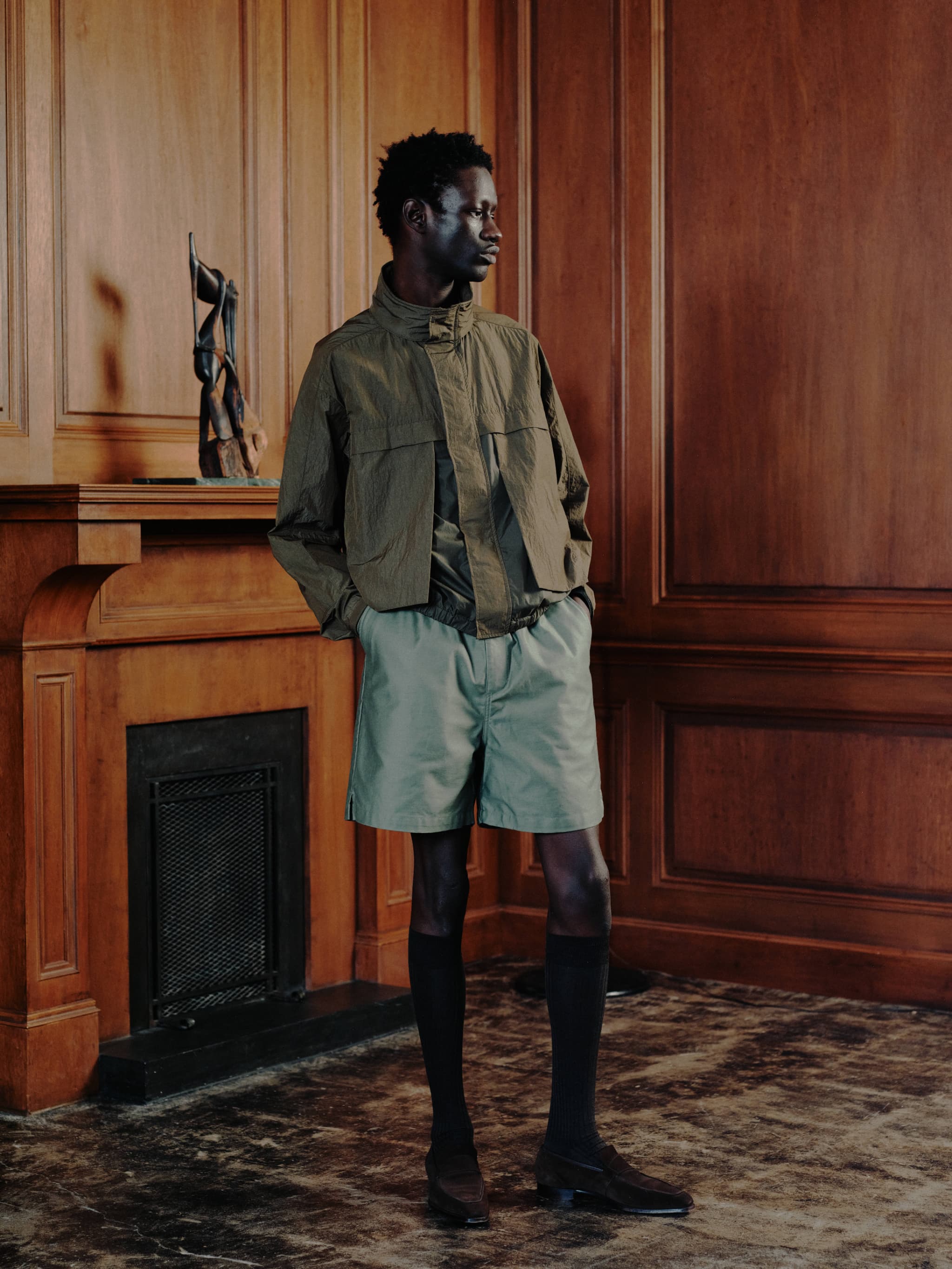 BASIC LOGO HALF BASKETBALL SHORTS-KHAKI