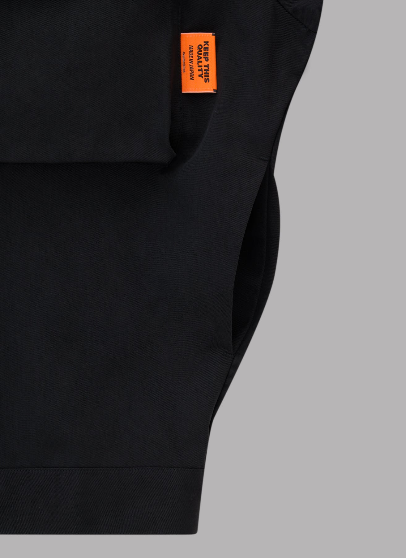 SWING TOP BLOUSON-BLACK