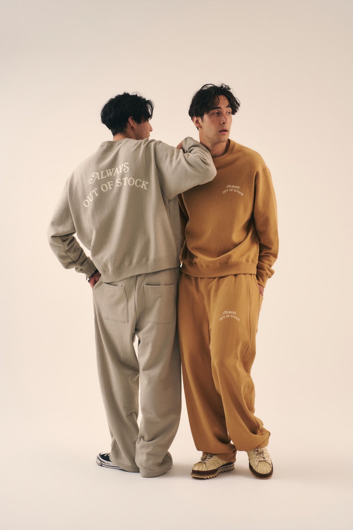 BASIC LOGO CREWNECK - MILK TEA x OFF WHITE