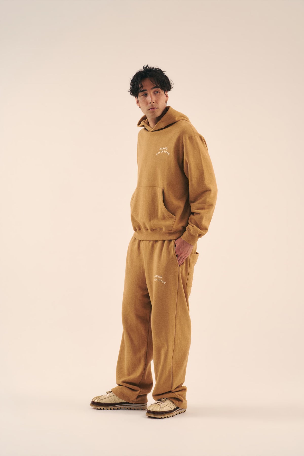 BASIC LOGO HOODIE - MILK TEA x OFF WHITE