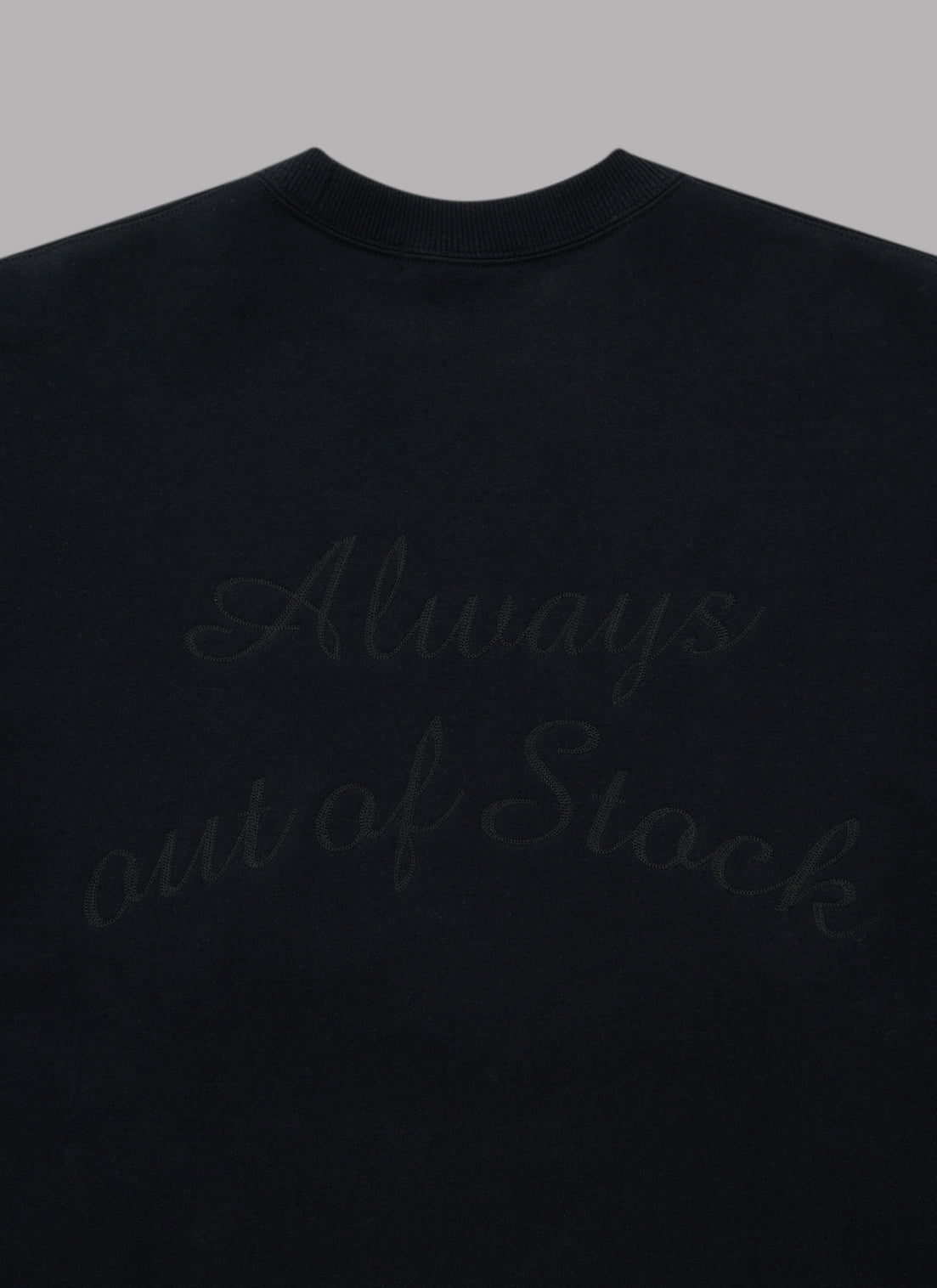 CLASSICAL LOGO CREWNECK-BLACK