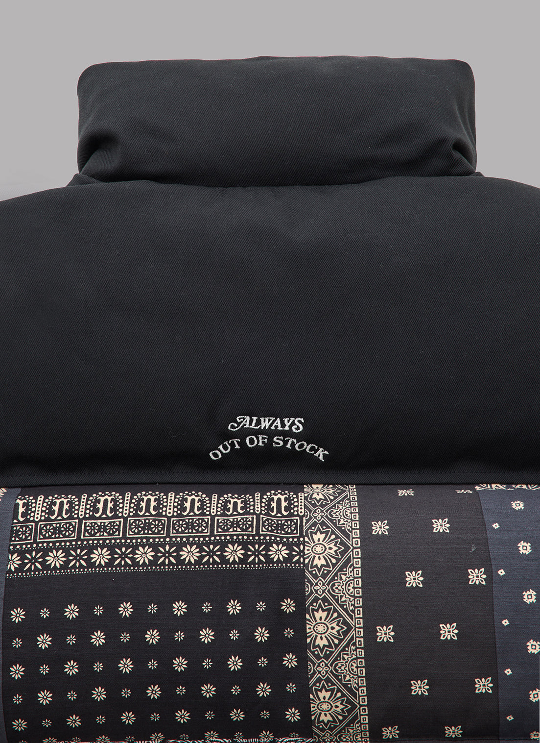 PAISLEY COMBINATION DOWN VEST-BLACK