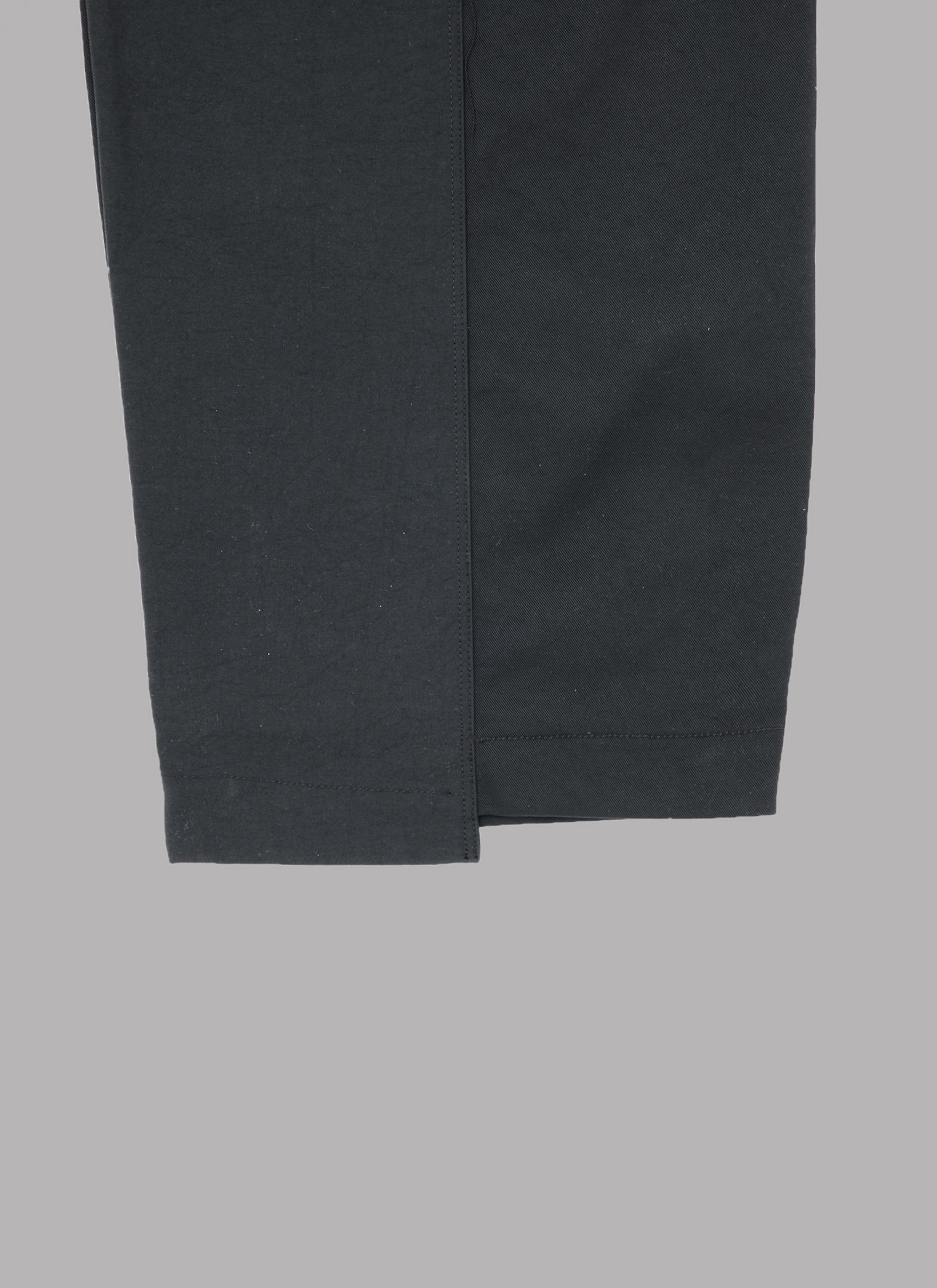 OVERTUCK PANTS-BLACK