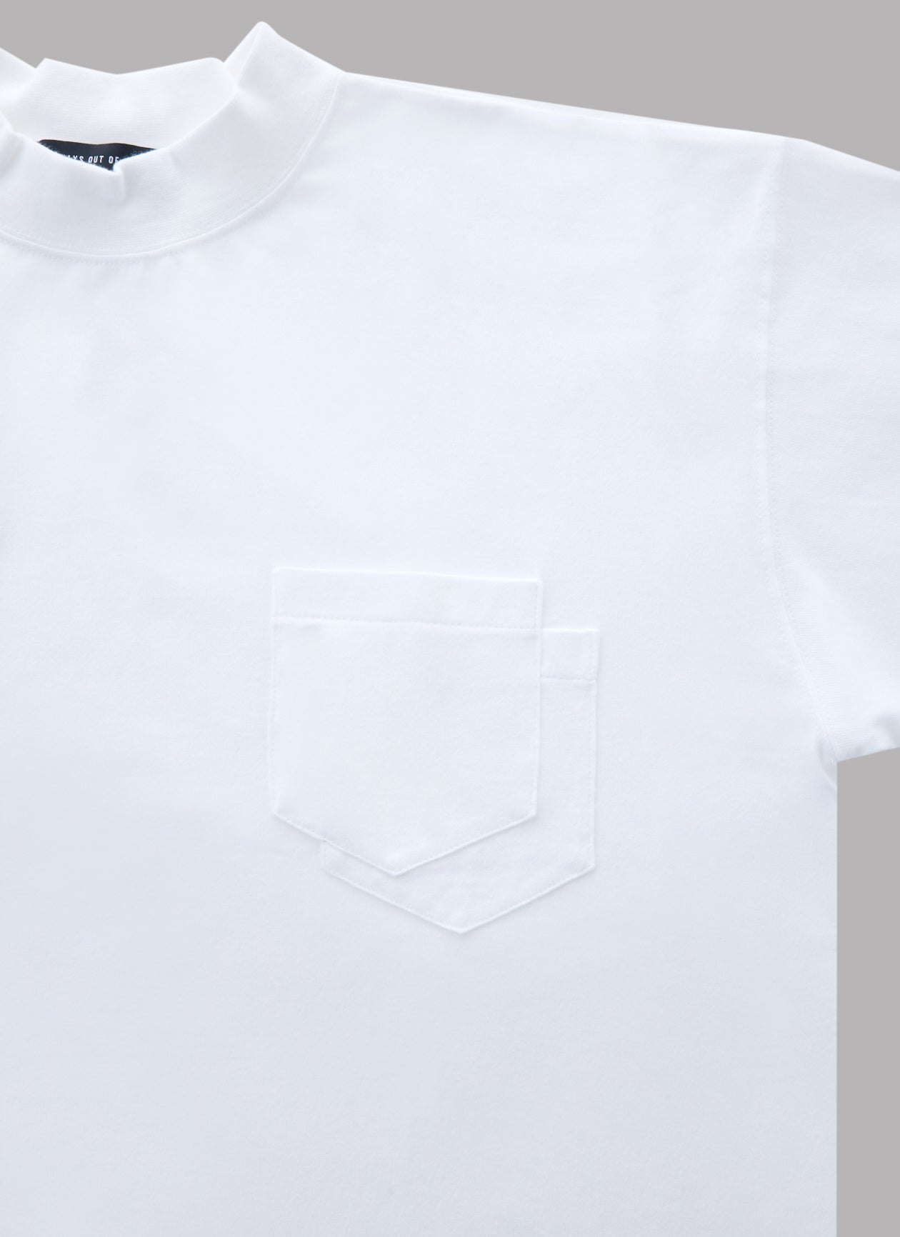 BASIC LOGO MOCK NECK S/S TEE-WHITE
