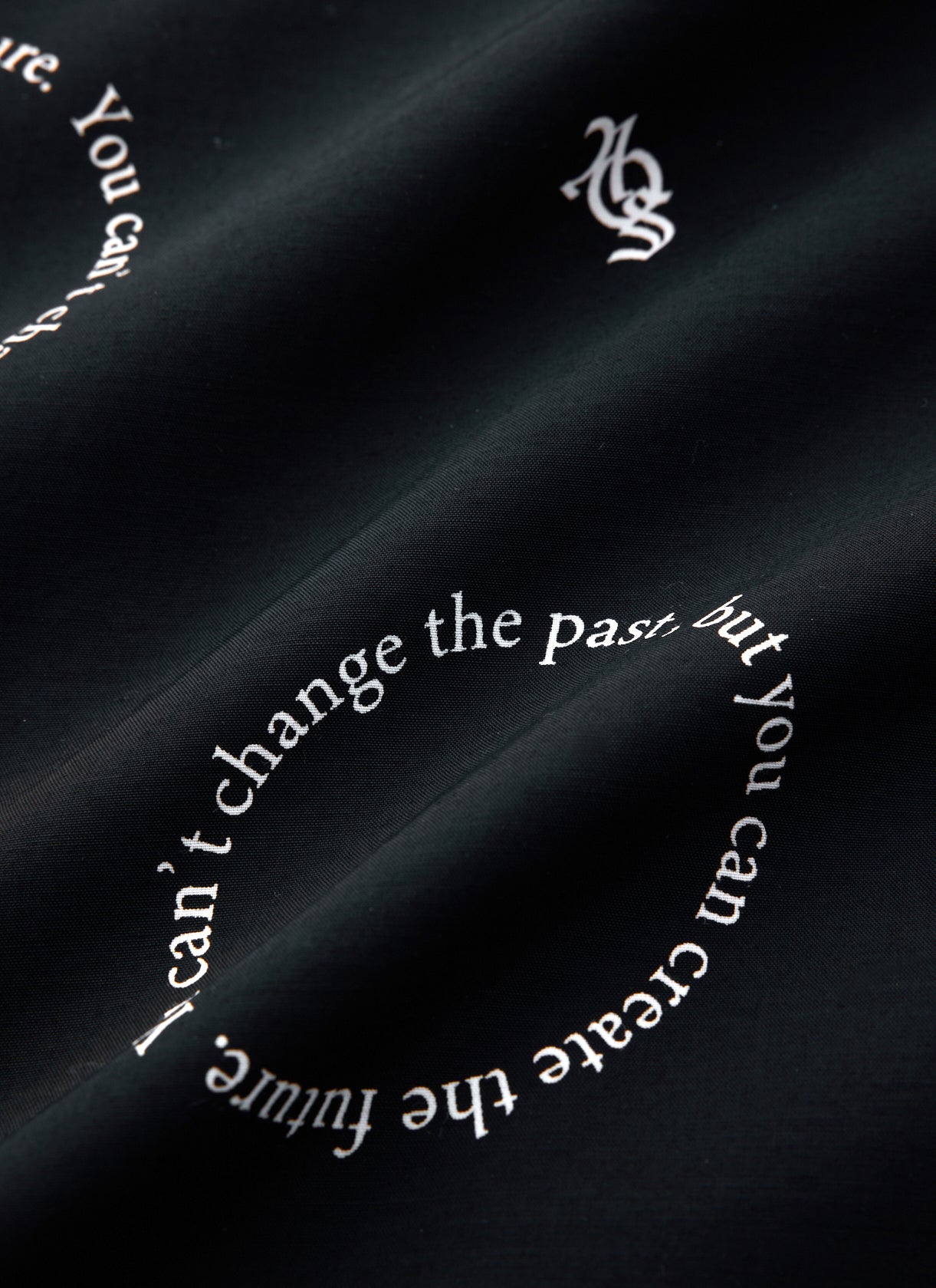 CIRCLE PATTERN OPEN COLLAR SHIRT-BLACK