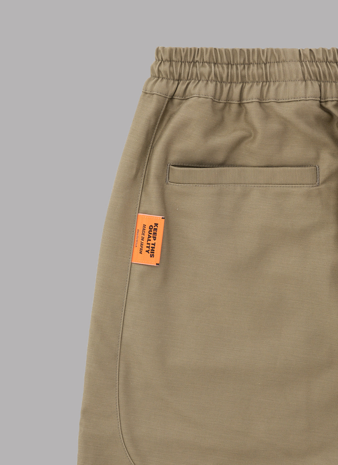 BASIC LOGO HALF BASKETBALL SHORTS-BEIGE