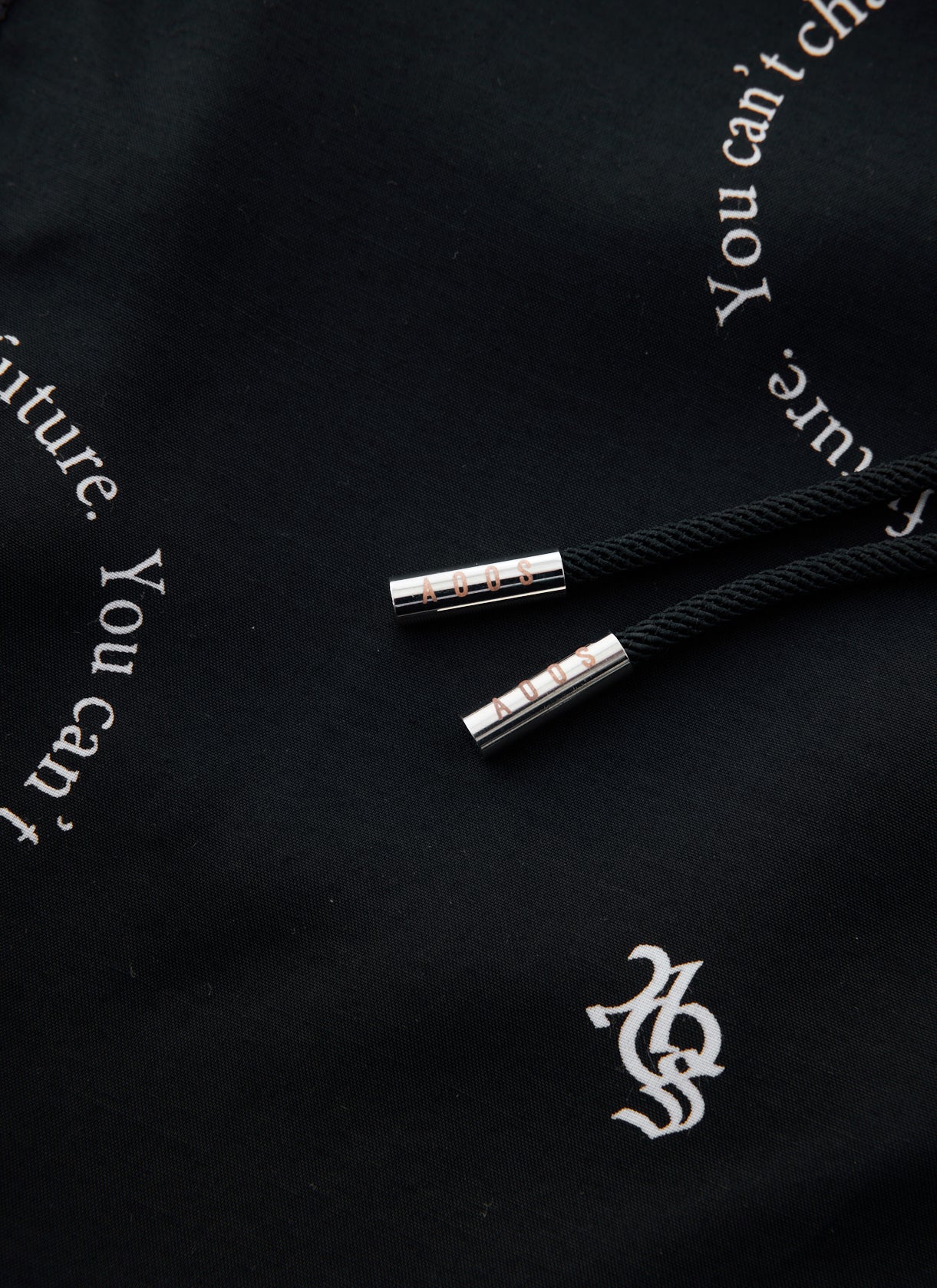 CIRCLE PATTERN ACTIVE SHORTS-BLACK