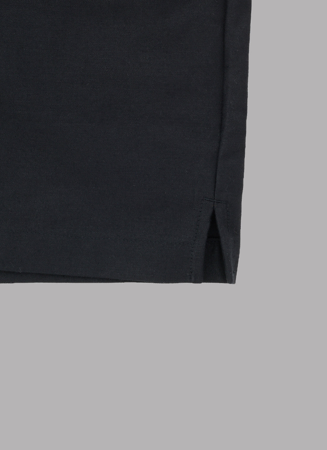 BASIC LOGO HALF BASKETBALL SHORTS-BLACK