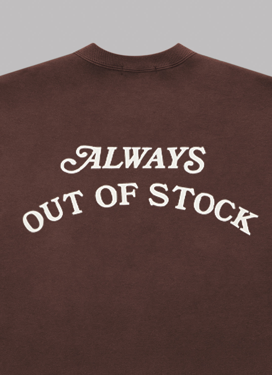 BASIC LOGO CREWNECK -BROWN x OFF WHITE