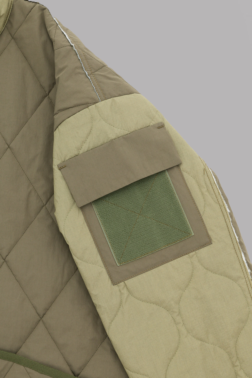SWITCHED QUILTING JACKET - OLIVE