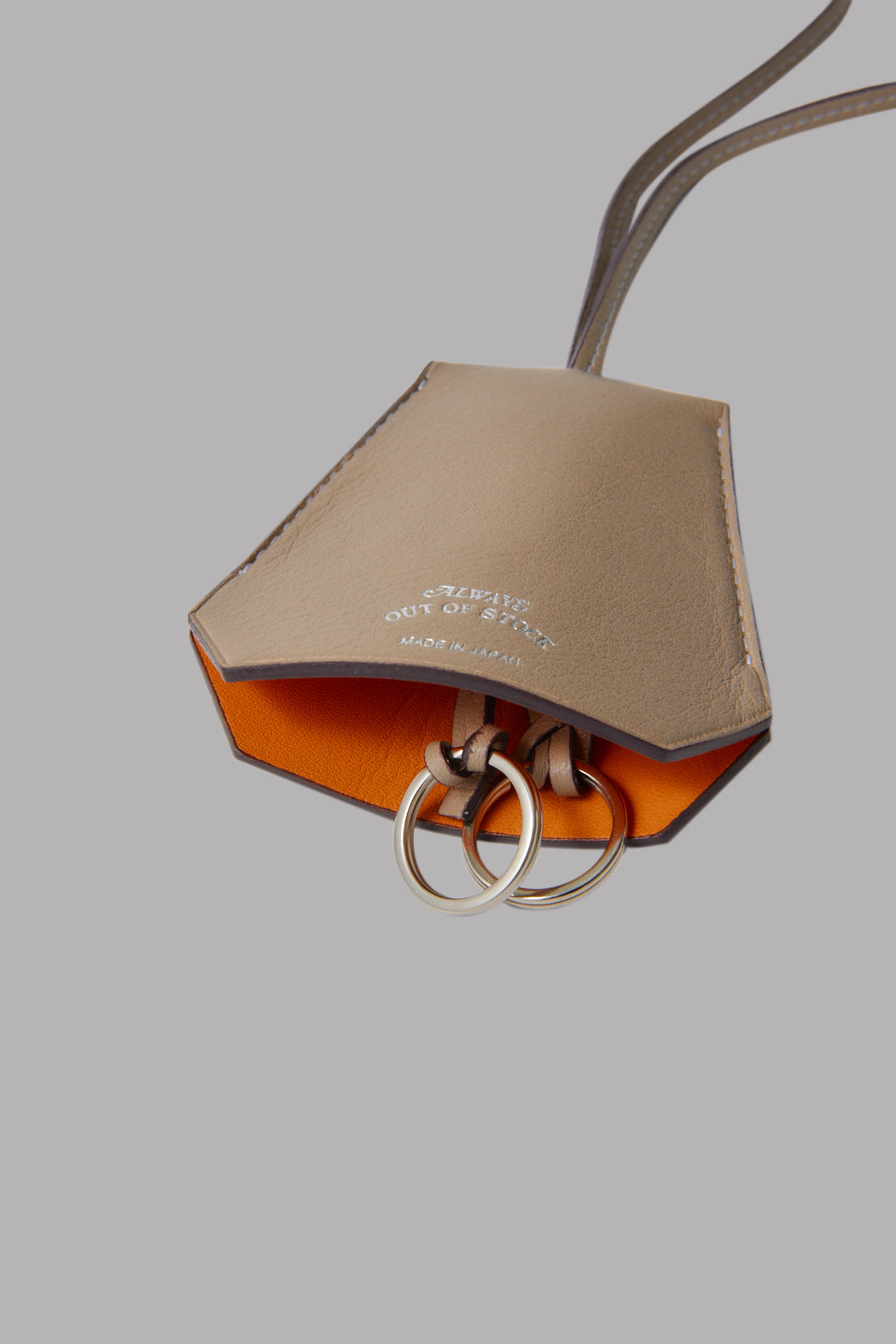 BASIC LOGO CLOCHETTE NECLESS-TAUPE