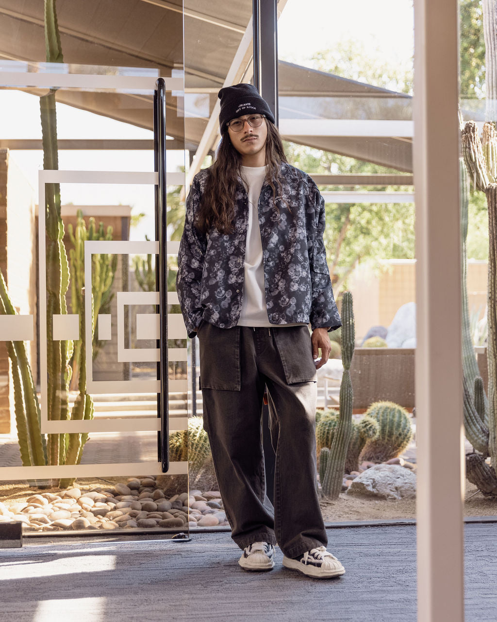 FLOWER PATTERN LIGHT BLOUSON JACKET-BLACK