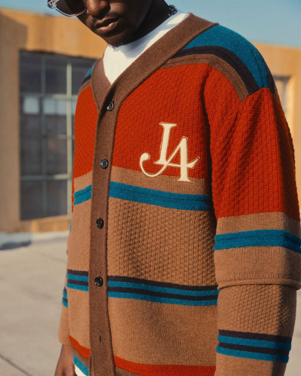 LA LOGO STRIPED CARDIGAN-BROWN
