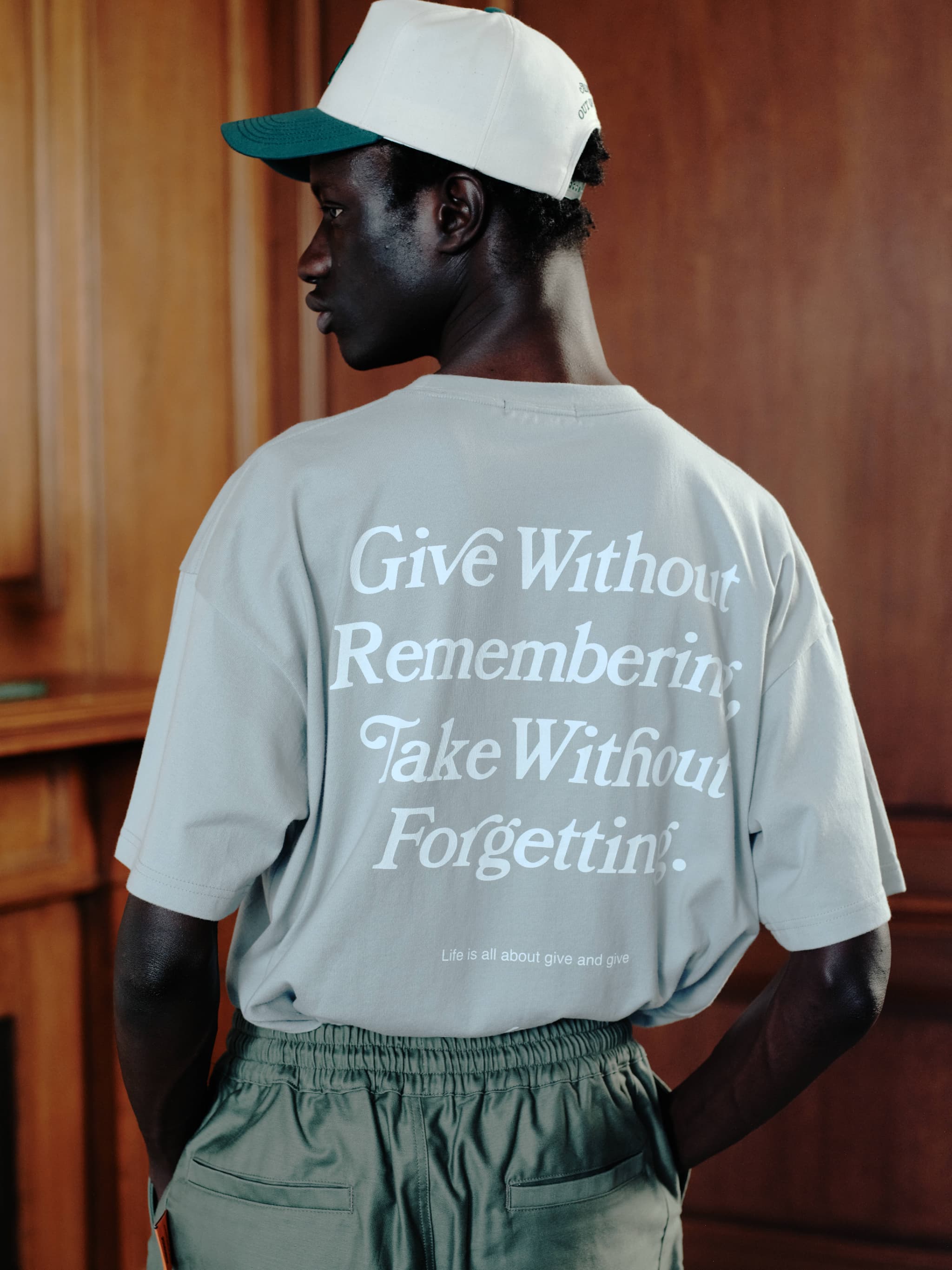 GIVE WITHOUT REMEMBERING S/S TEE-LIGHT BLUE