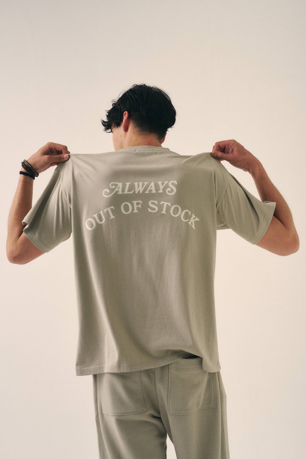 BASIC LOGO S/S TEE- SILVER GRAY x OFF WHITE