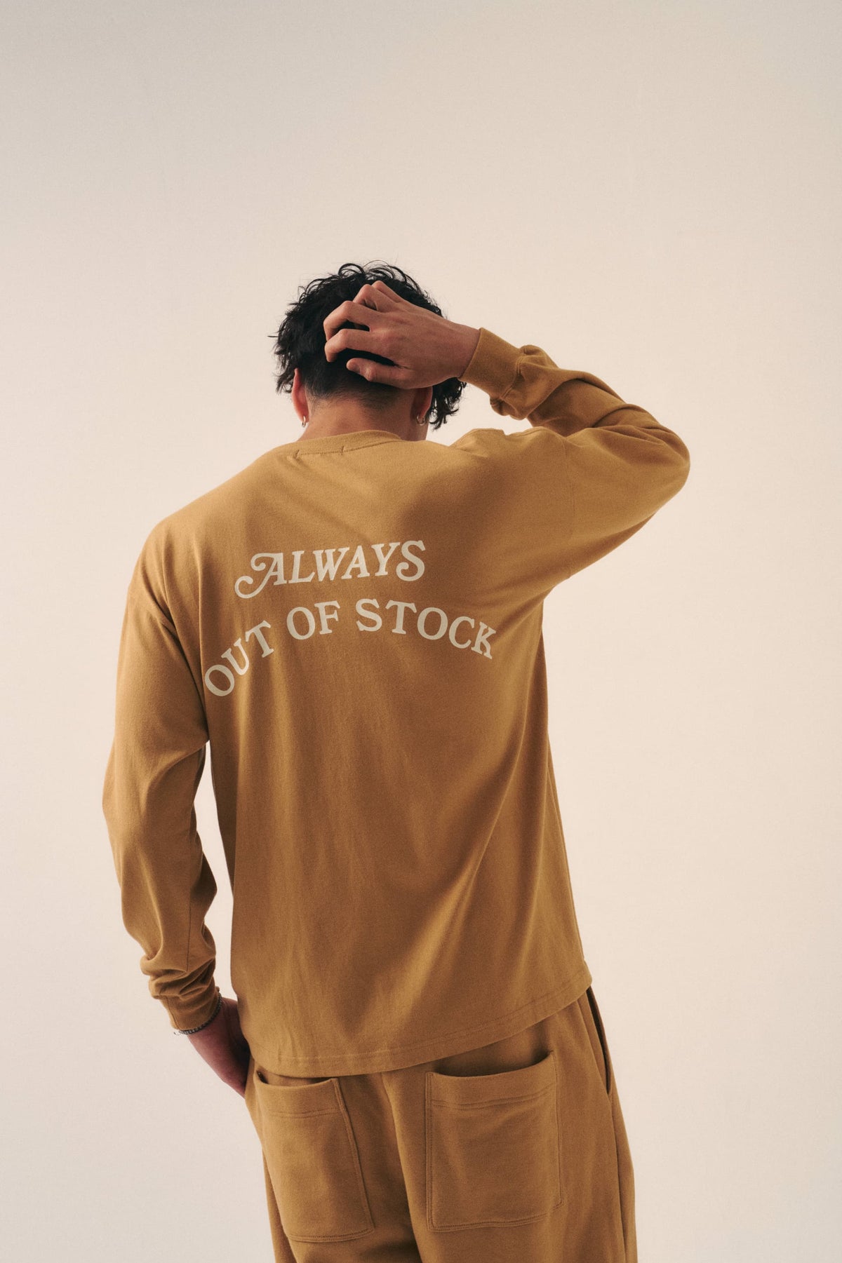 BASIC LOGO L/S TEE - MILK TEA x OFF WHITE