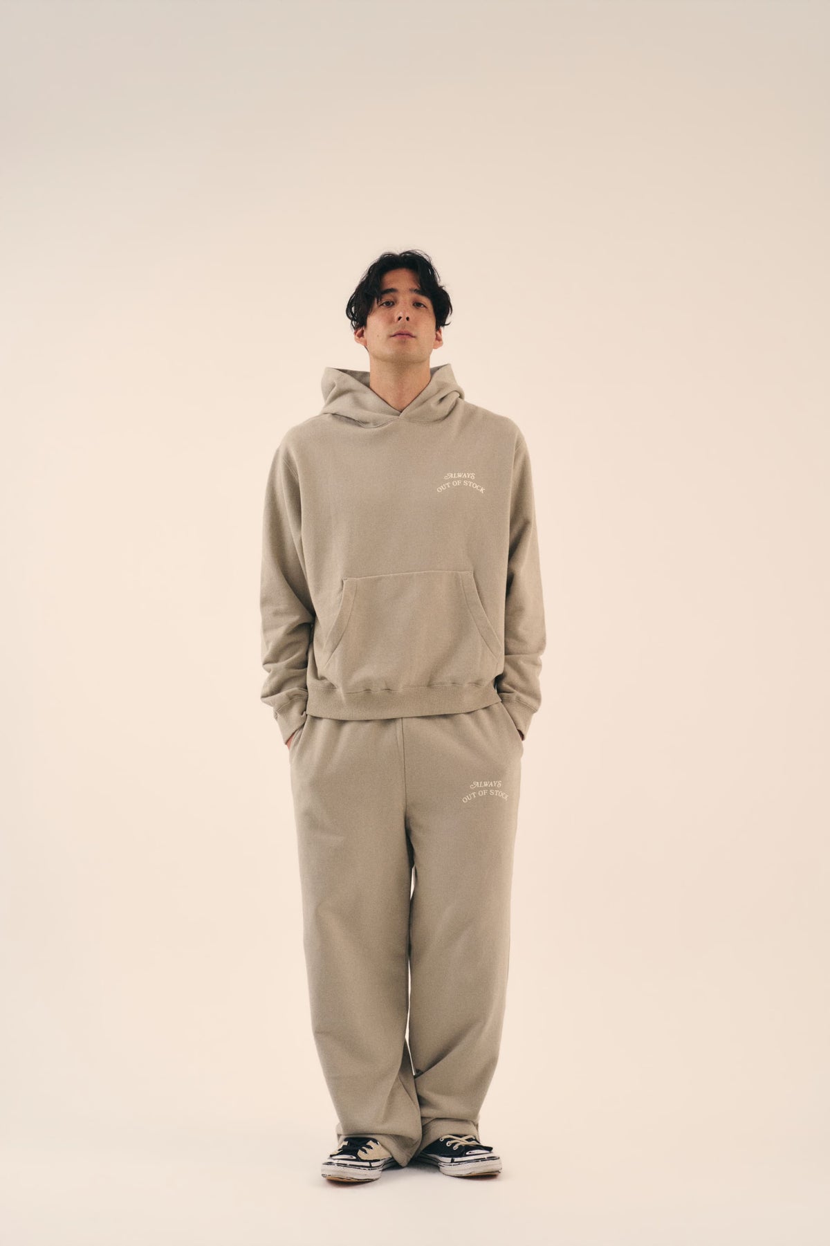 BASIC LOGO SWEAT PANTS - SILVER GRAY x OFF WHITE
