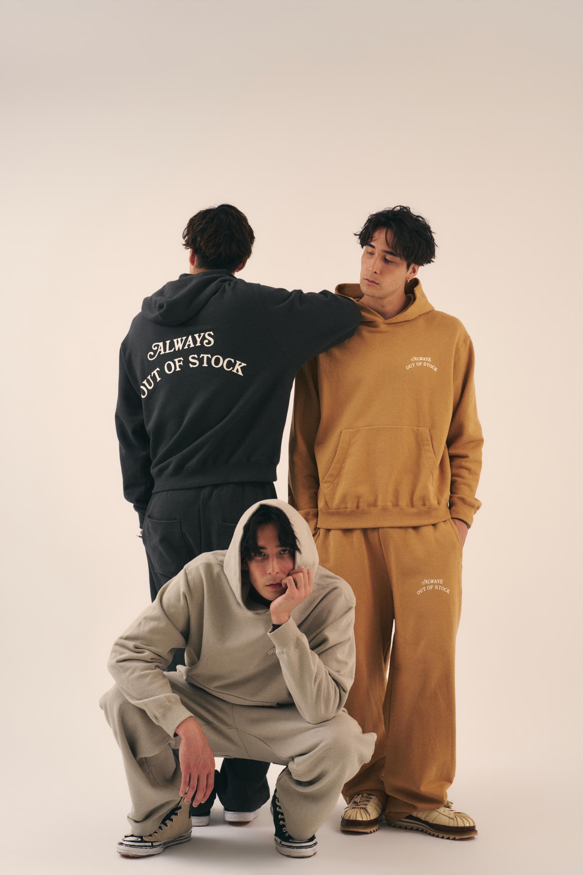 ALWAYS OUT OF STOCK L/S TEE-WHITE