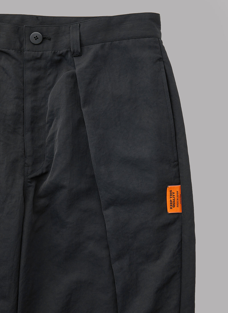 OVERTUCK JOGGER PANTS-BLACK