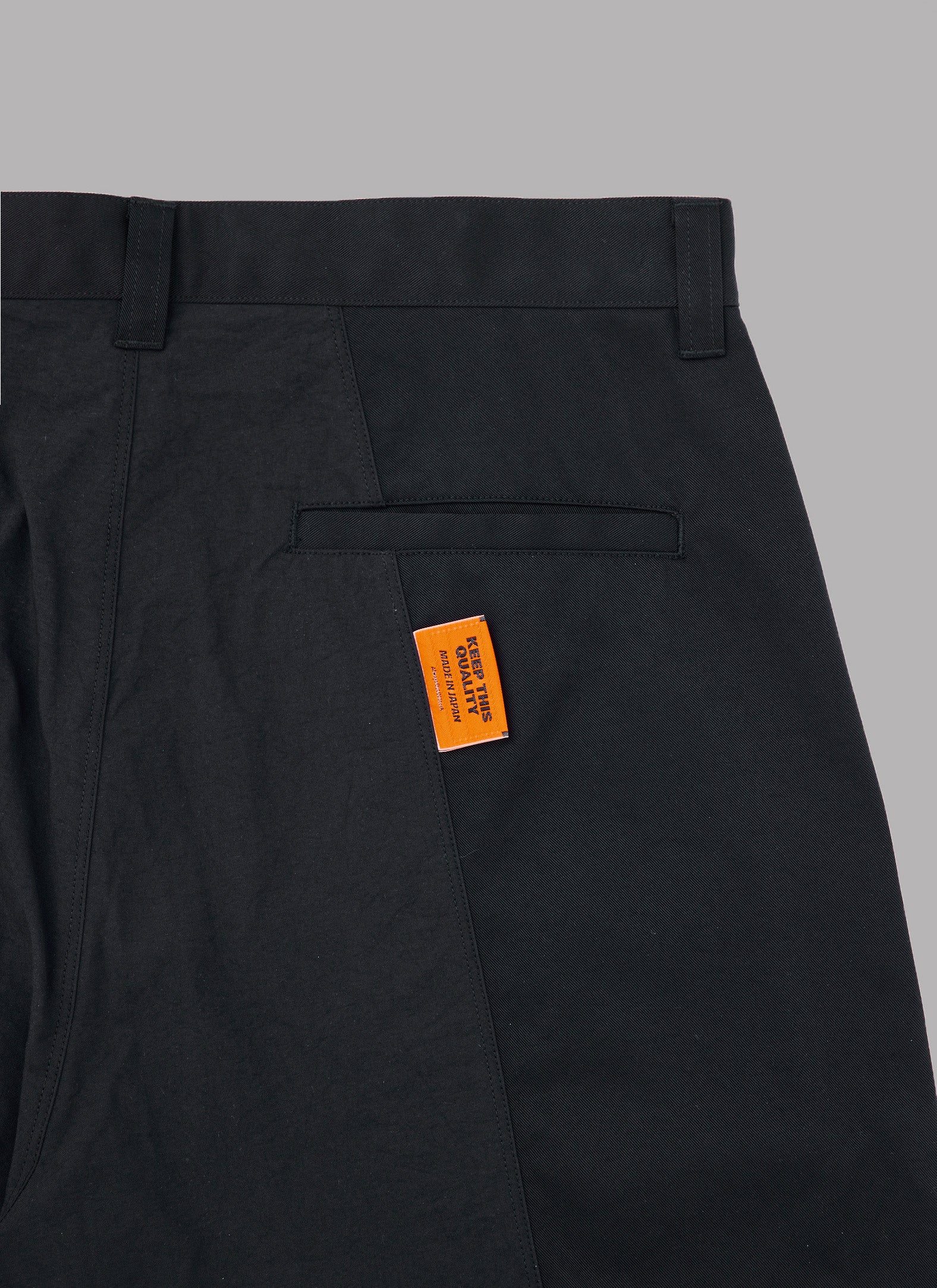 OVERTUCK PANTS-BLACK