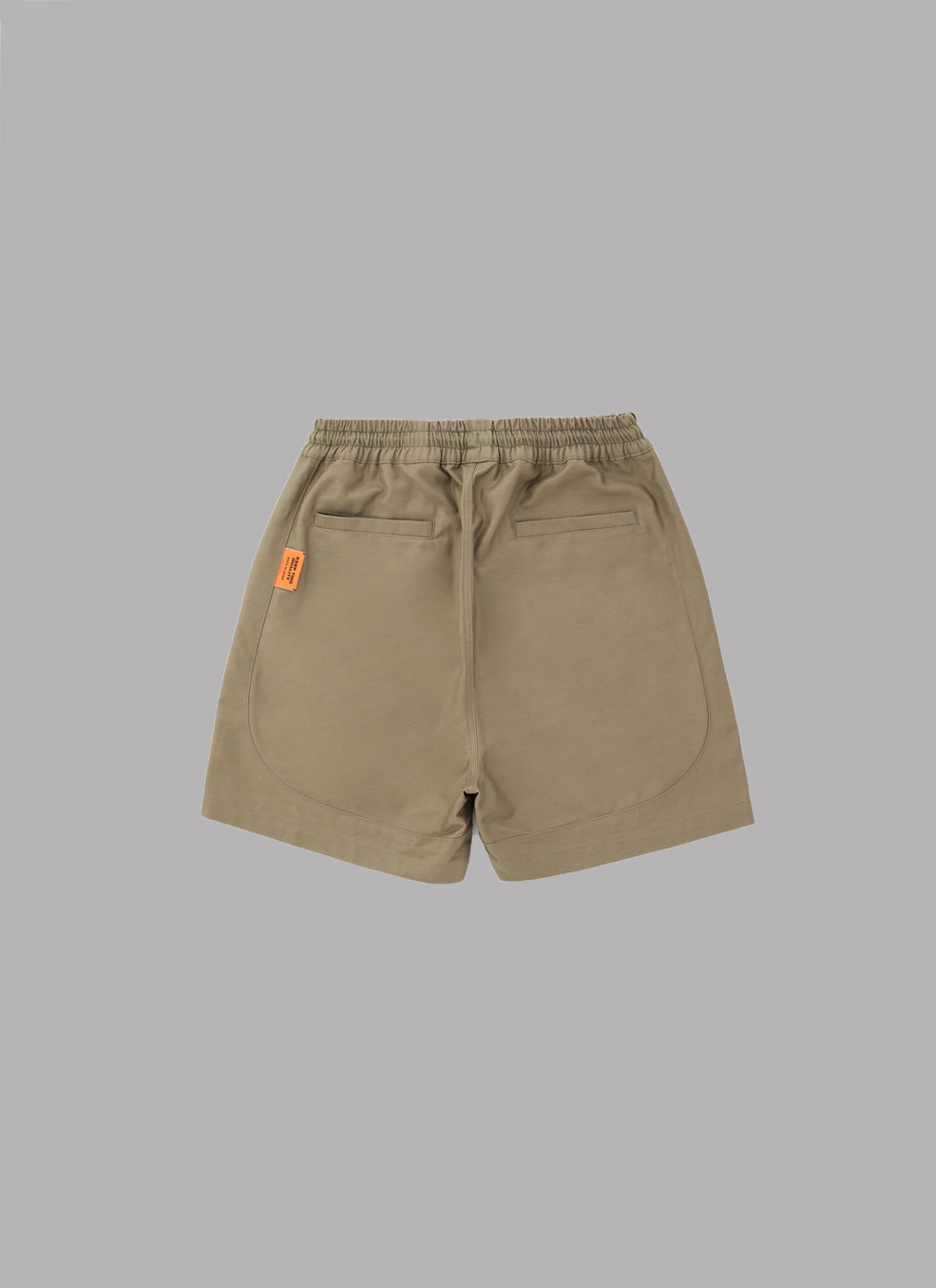 BASIC LOGO HALF BASKETBALL SHORTS-BEIGE