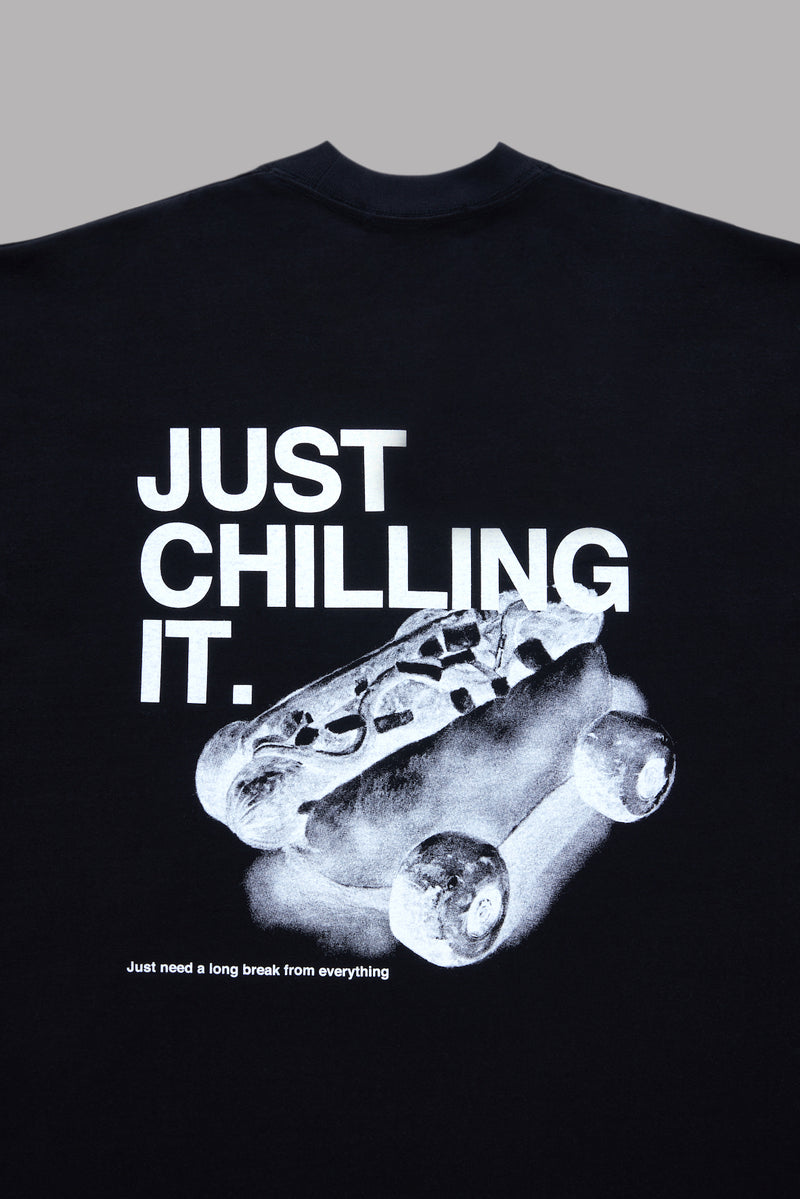 JUST CHILLING IT DROP SHOULDER S/S TEE-BLACK