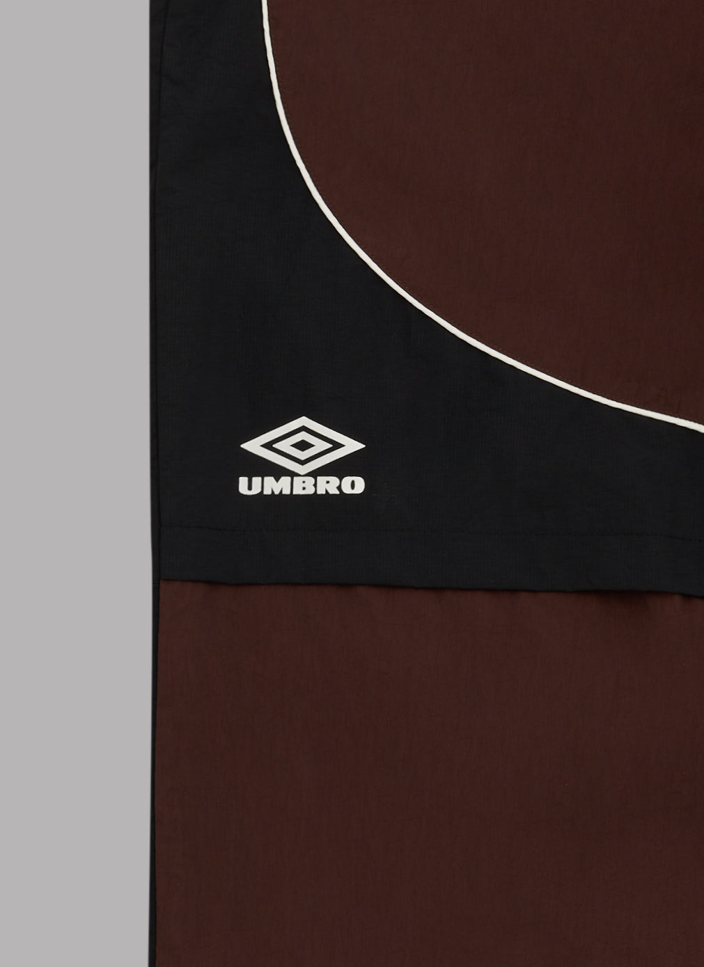 UMBRO SHELL PANTS-BROWN