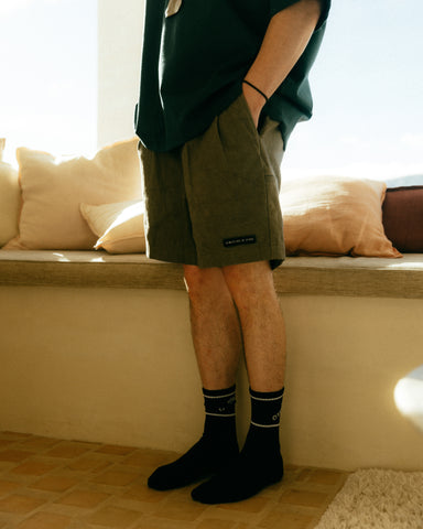 TWO TUCK CANVAS SHORTS-DARK OLIVE