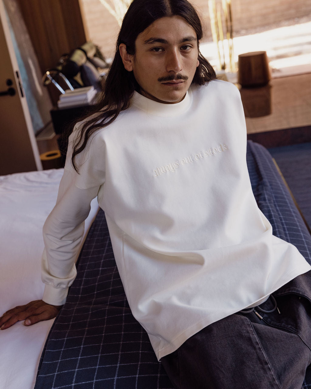OLD ENGLISH DROP L/S TEE-WHITE